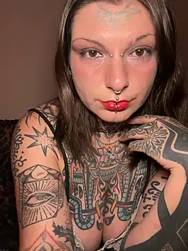 lizzardqueeen online show from 16, 4, 2026