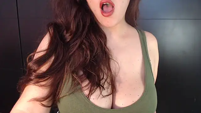 Snapshot of AdharaLujan chatting on 8, 3, 2025 AdharaLujan online show from 8, 3, 2025