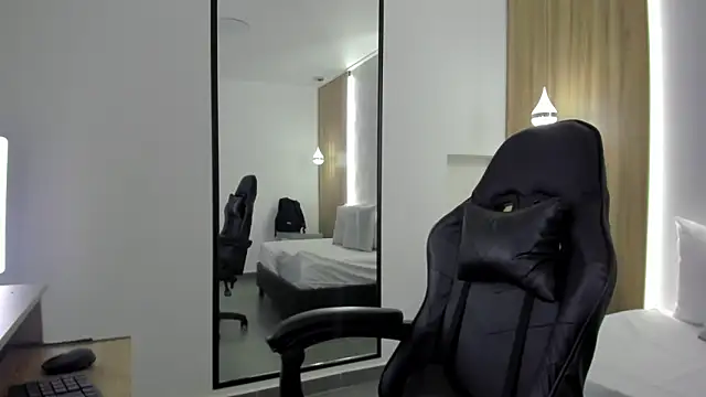 alma fenix online show from 19, 12, 2025