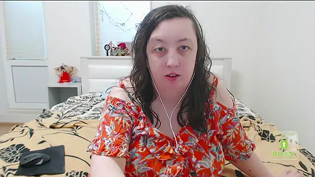 cute and hot online show from 7, 1, 2025