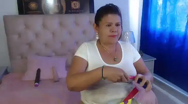 Snapshot of NATHYHOTT chatting on 10, 1, 2025 NATHYHOTT online show from 10, 1, 2025