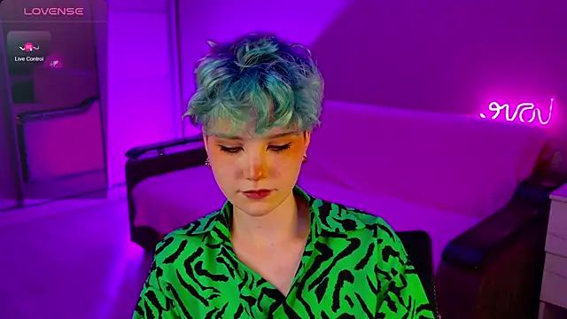 Snapshot of School_Love chatting on 13, 12, 2024 School Love online show from 13, 12, 2024