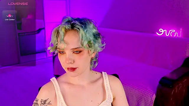 Snapshot of School_Love chatting on 10, 3, 2025 School Love online show from 10, 3, 2025