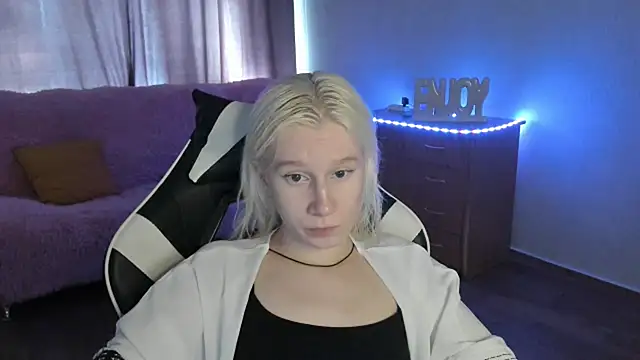 Snapshot of EnigmaSee chatting on 29, 6, 2026 EnigmaSee online show from 29, 6, 2026