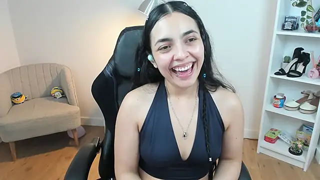  BellaEvans  online show from 4, 2, 2025