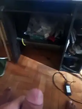 lobomisterioso13 online show from 9, 4, 2026