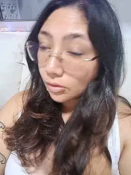 Snapshot of Mia_Ruiz chatting on 14, 11, 2025 Mia Ruiz online show from 14, 11, 2025