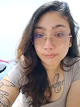 Snapshot of Mia_Ruiz chatting on 17, 12, 2025 Mia Ruiz online show from 17, 12, 2025