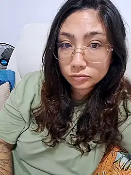 Snapshot of Mia_Ruiz chatting on 21, 12, 2025 Mia Ruiz online show from 21, 12, 2025