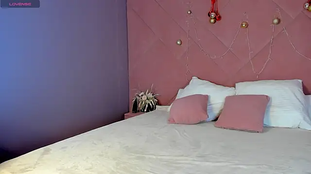Snapshot of Anna_Robinson chatting on 30, 12, 2024 Anna Robinson online show from 30, 12, 2024