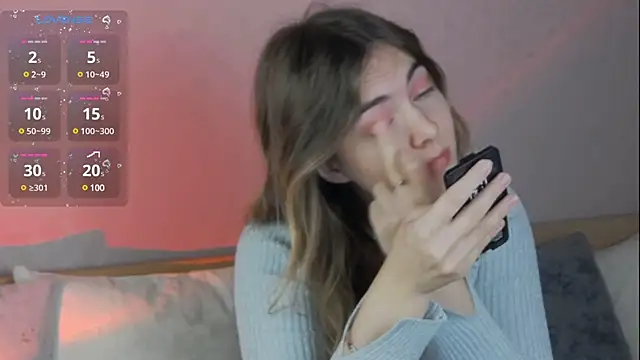 Snapshot of chloi_hes chatting on 10, 12, 2024 chloi hes online show from 10, 12, 2024