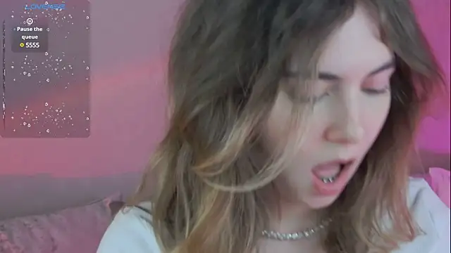 Snapshot of chloi_hes chatting on 25, 12, 2024 chloi hes online show from 25, 12, 2024