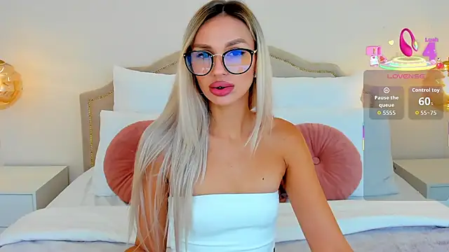 MissLoou online show from 11, 9, 2025