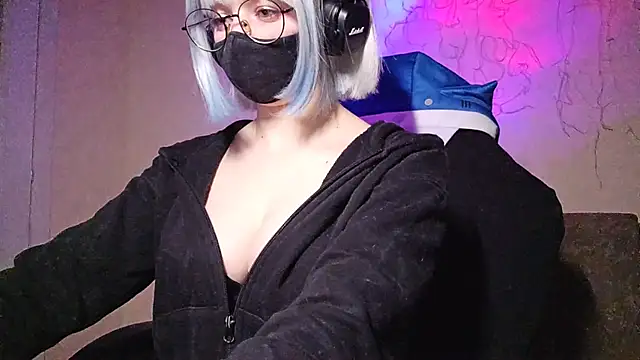 Snapshot of DanaWard chatting on 26, 10, 2025 DanaWard online show from 26, 10, 2025