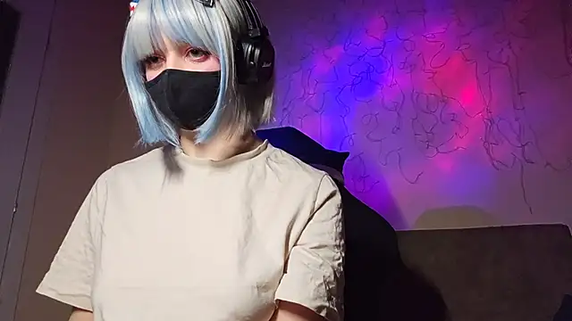 Snapshot of DanaWard chatting on 3, 11, 2025 DanaWard online show from 3, 11, 2025