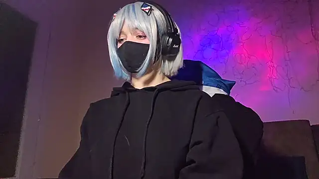 Snapshot of DanaWard chatting on 5, 11, 2025 DanaWard online show from 5, 11, 2025