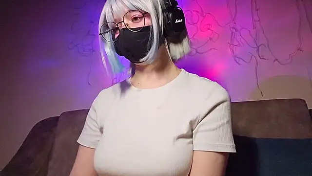 Snapshot of DanaWard chatting on 15, 11, 2025 DanaWard online show from 15, 11, 2025