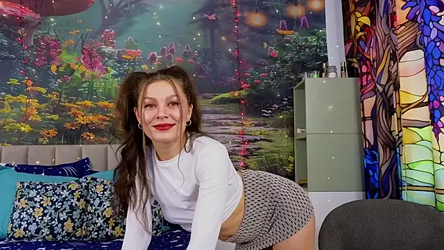 Snapshot of MadameDeFeu chatting on 10, 2, 2025 MadameDeFeu online show from 10, 2, 2025