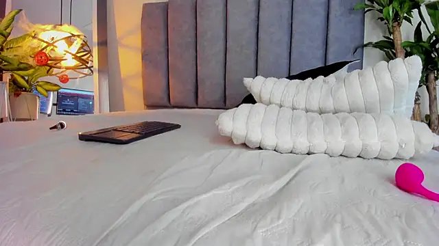 Snapshot of gabriela__gomez chatting on 26, 10, 2025 gabriela gomez online show from 26, 10, 2025