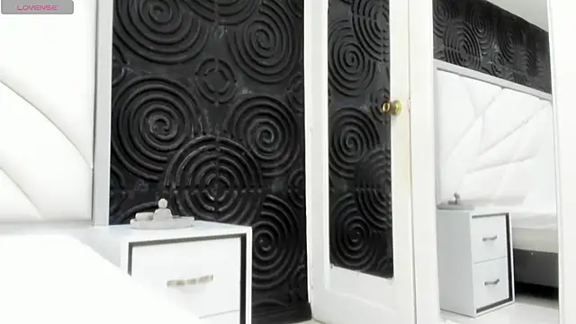 AbigailWilliams  online show from 17, 11, 2025