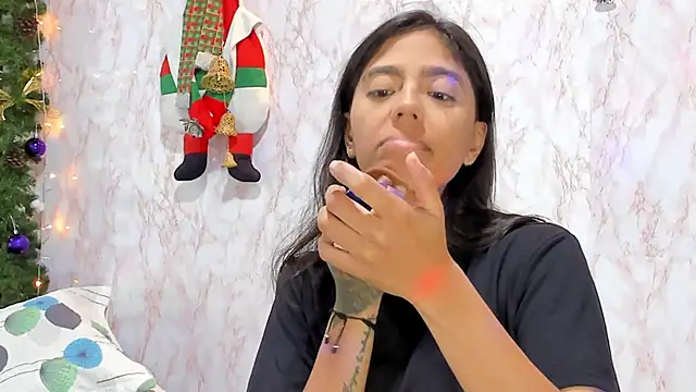 BarbieHotLaura online show from 18, 12, 2024