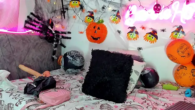 BarbieHotLaura online show from 18, 10, 2025