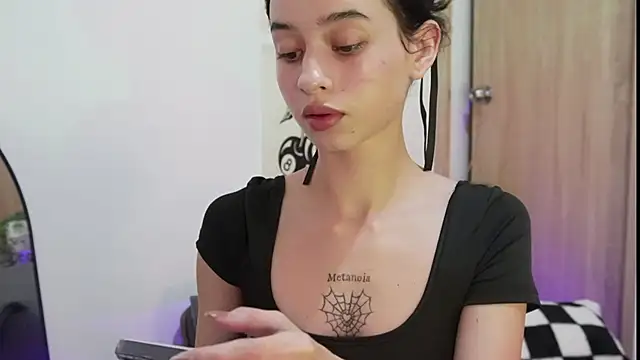 Snapshot of salome-brown chatting on 19, 11, 2025 salome-brown online show from 19, 11, 2025