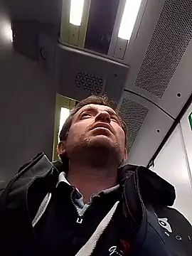 Snapshot of openlegsforyou chatting on 21, 11, 2025 openlegsforyou online show from 21, 11, 2025