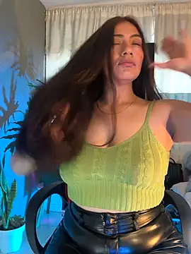 Snapshot of emmily_d chatting on 29, 11, 2025 emmily d online show from 29, 11, 2025