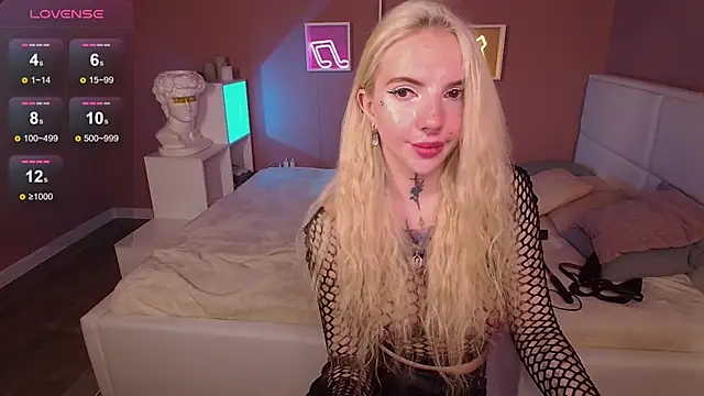 Snapshot of AnneTenet chatting on 9, 3, 2025 AnneTenet online show from 9, 3, 2025