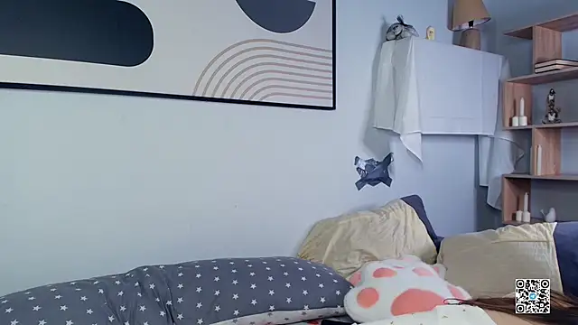 Snapshot of PollyBeev chatting on 26, 10, 2025 PollyBeev online show from 26, 10, 2025