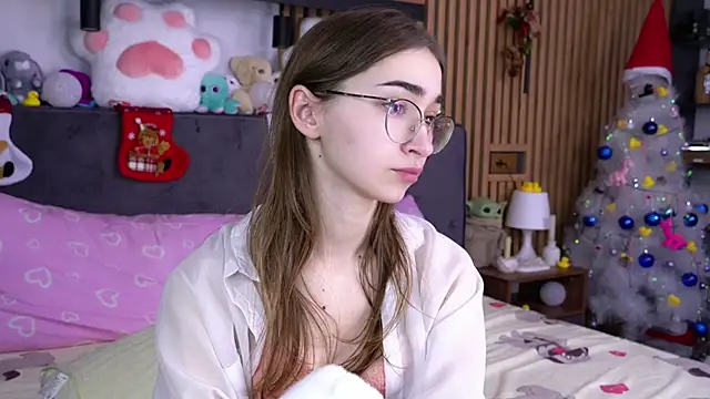 Snapshot of PollyBeev chatting on 24, 11, 2025 PollyBeev online show from 24, 11, 2025