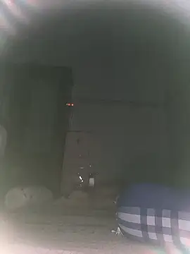 Snapshot of girldam95 chatting on 3, 12, 2025 girldam95 online show from 3, 12, 2025