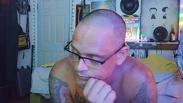 Snapshot of Buffshagswell chatting on 12, 7, 2026 Buffshagswell online show from 12, 7, 2026