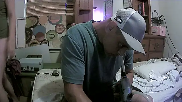 Snapshot of Buffshagswell chatting on 5, 8, 2026 Buffshagswell online show from 5, 8, 2026