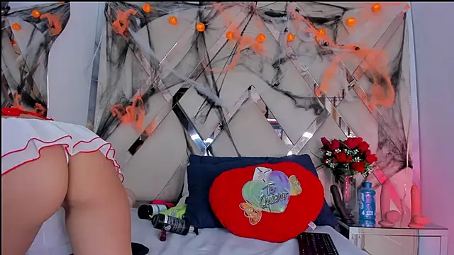 ninaht online show from 26, 10, 2025