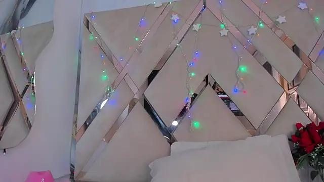 ninaht online show from 18, 12, 2025