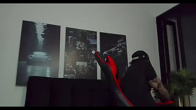 Snapshot of Austin_bolt chatting on 1, 2, 2025 Austin bolt online show from 1, 2, 2025