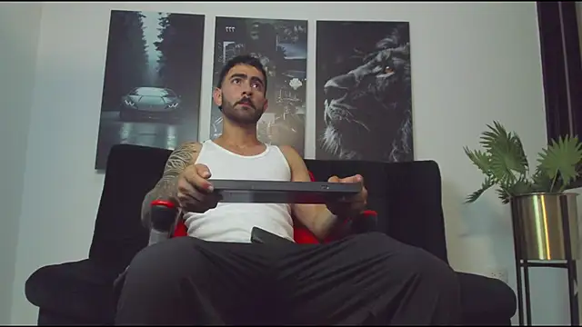 Snapshot of Austin_bolt chatting on 8, 3, 2025 Austin bolt online show from 8, 3, 2025