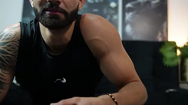 Snapshot of Austin_bolt chatting on 8, 10, 2025 Austin bolt online show from 8, 10, 2025