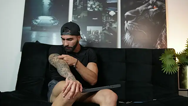 Snapshot of Austin_bolt chatting on 10, 10, 2025 Austin bolt online show from 10, 10, 2025