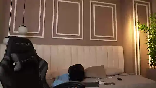 Snapshot of Austin_bolt chatting on 10, 11, 2025 Austin bolt online show from 10, 11, 2025