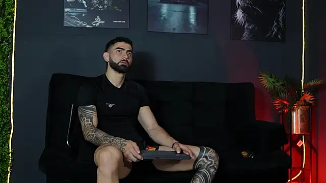 Snapshot of Austin_bolt chatting on 4, 12, 2025 Austin bolt online show from 4, 12, 2025