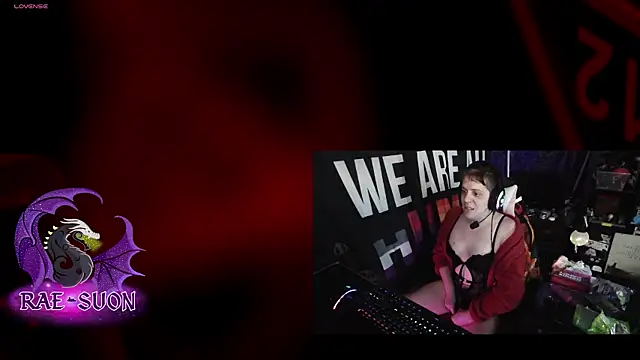 Snapshot of Rae-Suon chatting on 6, 11, 2025 Rae-Suon online show from 6, 11, 2025