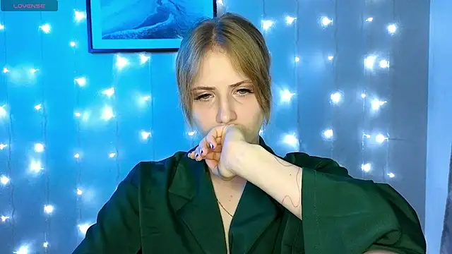 Snapshot of PureAlisMiracle chatting on 23, 1, 2025 PureAlisMiracle online show from 23, 1, 2025