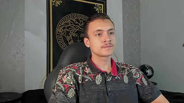 Snapshot of Desmon_Clark chatting on 5, 1, 2025 Desmon Clark online show from 5, 1, 2025