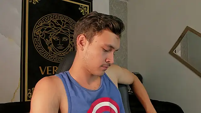 Snapshot of Desmon_Clark chatting on 6, 1, 2025 Desmon Clark online show from 6, 1, 2025