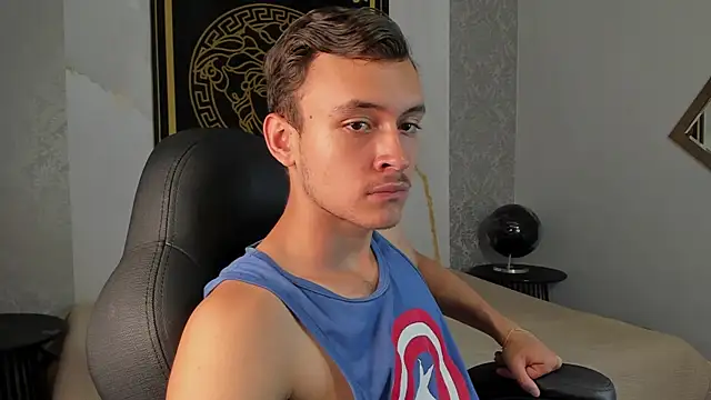 Snapshot of Desmon_Clark chatting on 11, 1, 2025 Desmon Clark online show from 11, 1, 2025