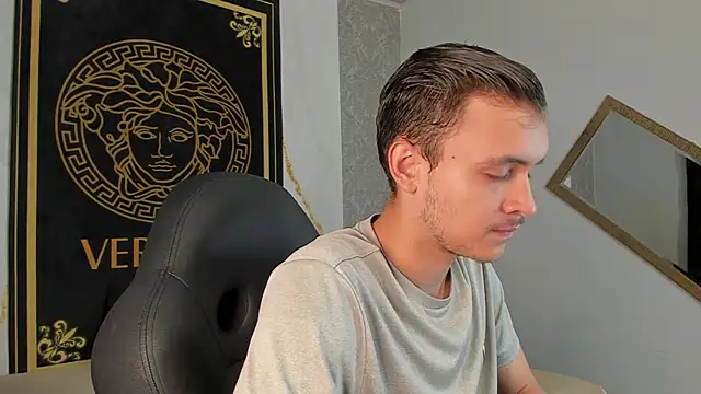 Snapshot of Desmon_Clark chatting on 12, 1, 2025 Desmon Clark online show from 12, 1, 2025