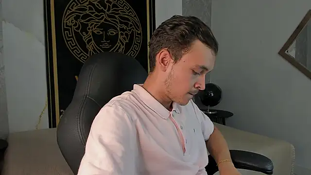 Snapshot of Desmon_Clark chatting on 14, 1, 2025 Desmon Clark online show from 14, 1, 2025